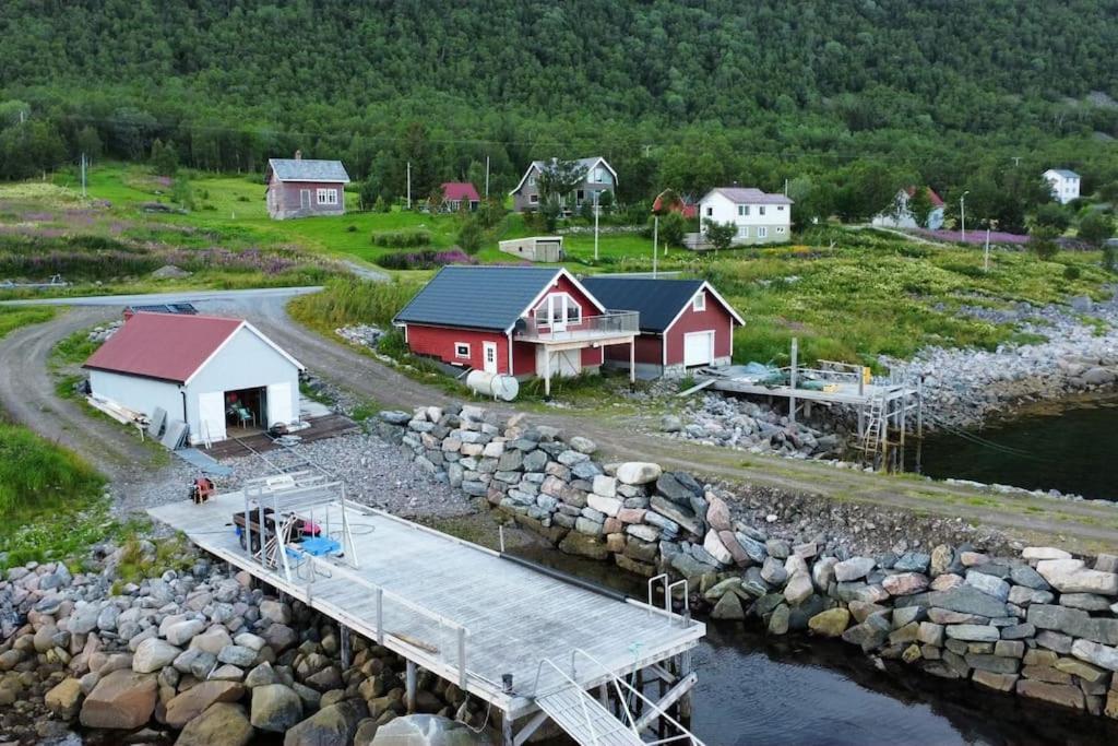 Leilighet I Rorbu Pa Kaldfarnes - Yttersia Senja Exterior photo