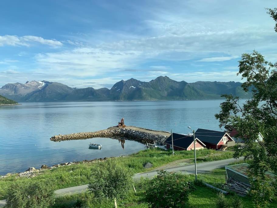 Leilighet I Rorbu Pa Kaldfarnes - Yttersia Senja Exterior photo