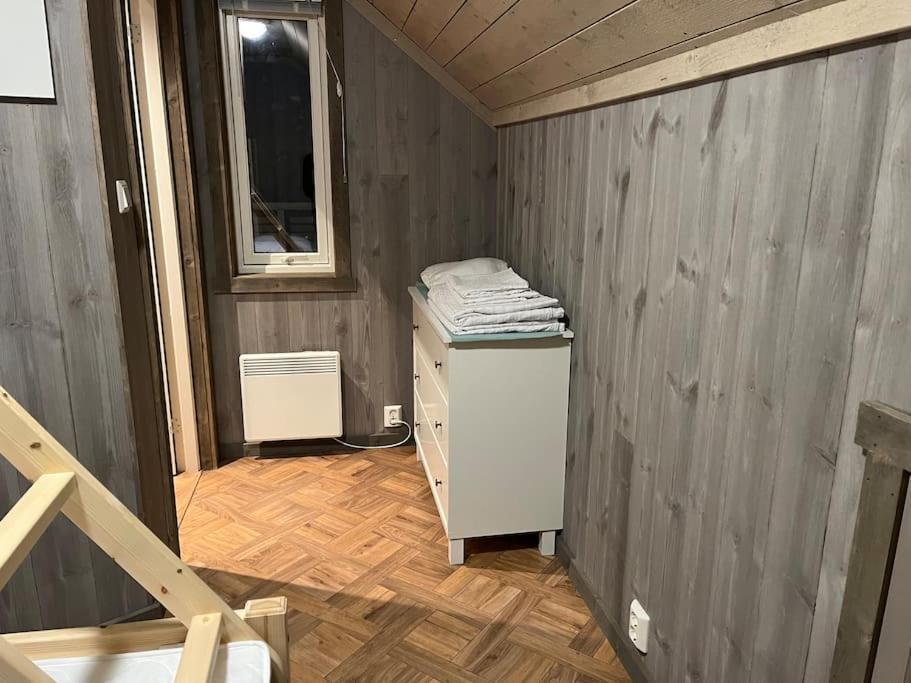Leilighet I Rorbu Pa Kaldfarnes - Yttersia Senja Exterior photo