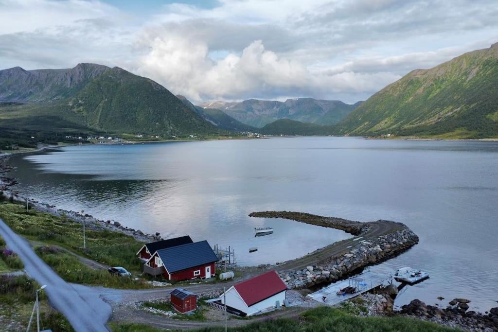 Leilighet I Rorbu Pa Kaldfarnes - Yttersia Senja Exterior photo